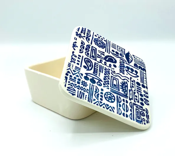 Boîte en céramique artisanale – 11 x 11 cm — réf. 5451 vue 4